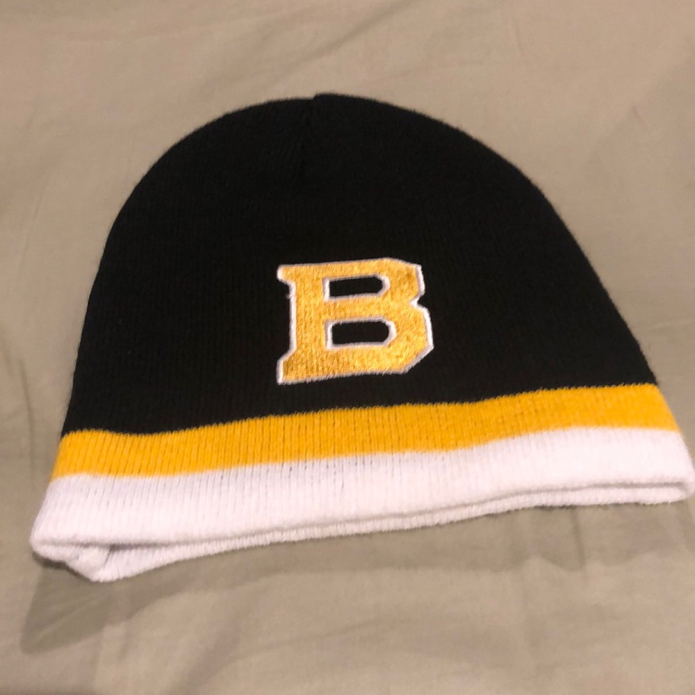 Bruins knit hat